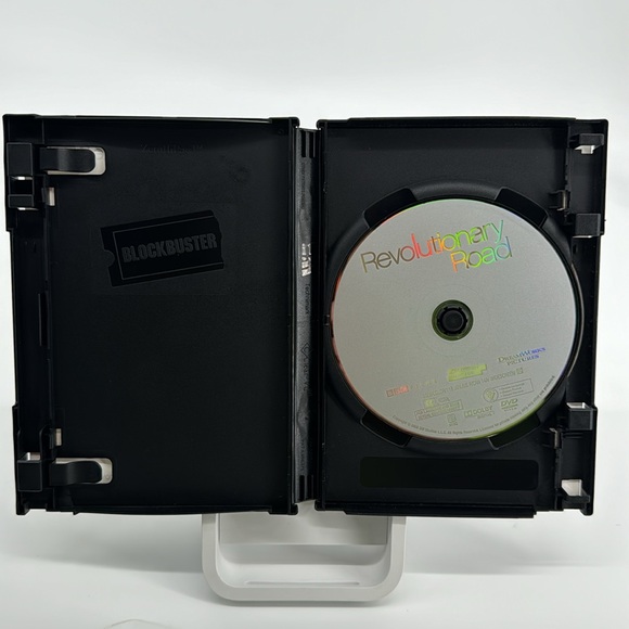 Revolutionary Road. Leonardo DiCaprio. Kate Winslet. - Picture 4 of 4